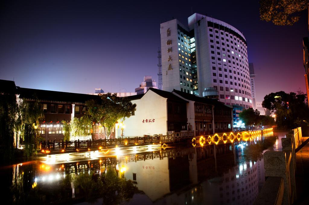 Snail Youth Hostel Huzhou Exterior photo