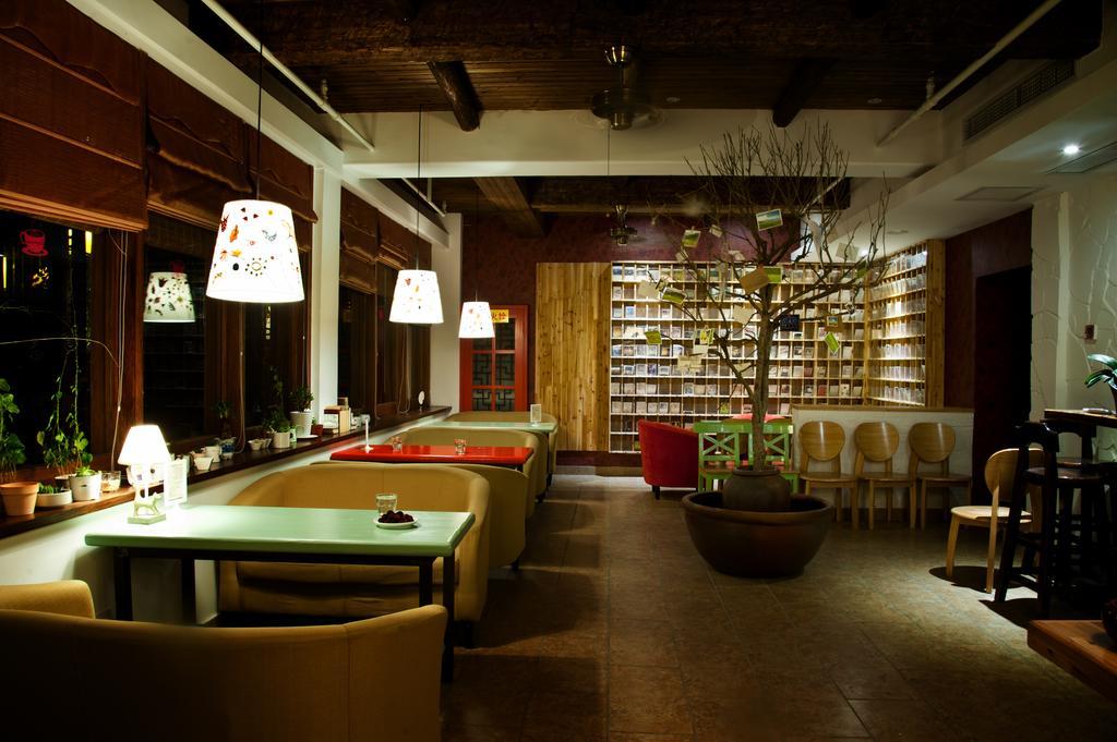 Snail Youth Hostel Huzhou Exterior photo